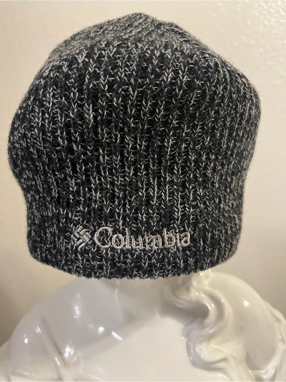 Columbia Marled Black & Gray Beanie with Logo Tag